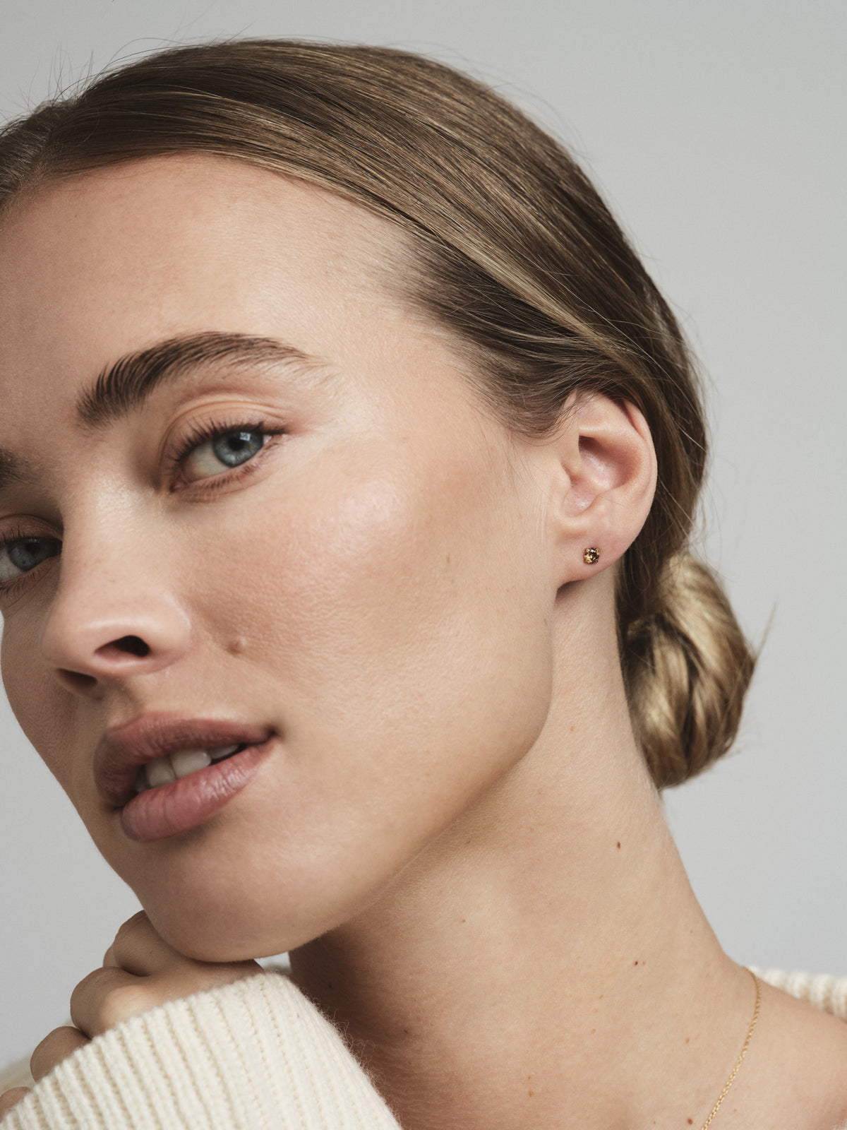 Jolie Coffee Medium Studs